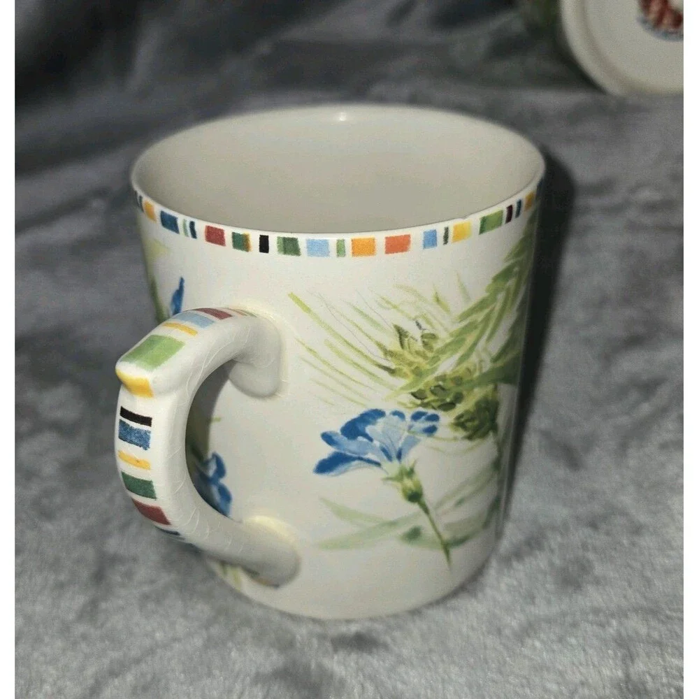 Gien France Cherry Mug Coffee Cup White Daisy Flowers Wheat Discontinued Vintage